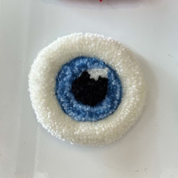 Tufted Blue Eye Magnet