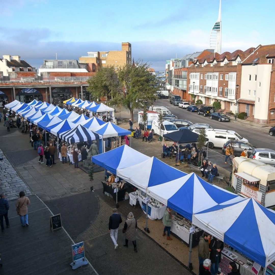 Hotwalls market square